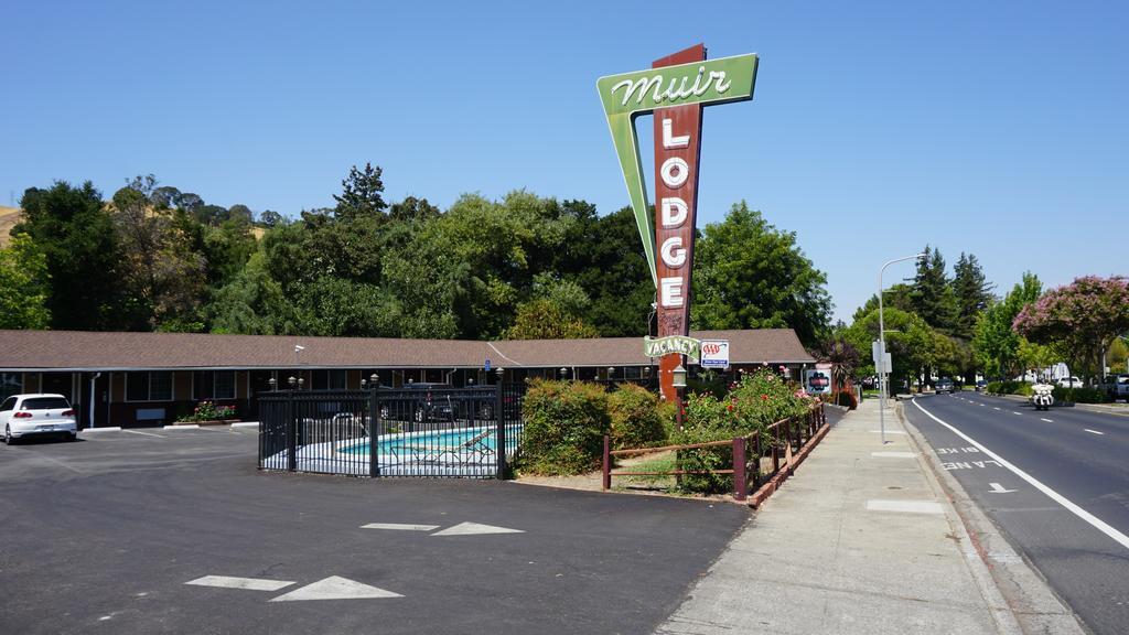 Muir Lodge Motel Martinez Esterno foto