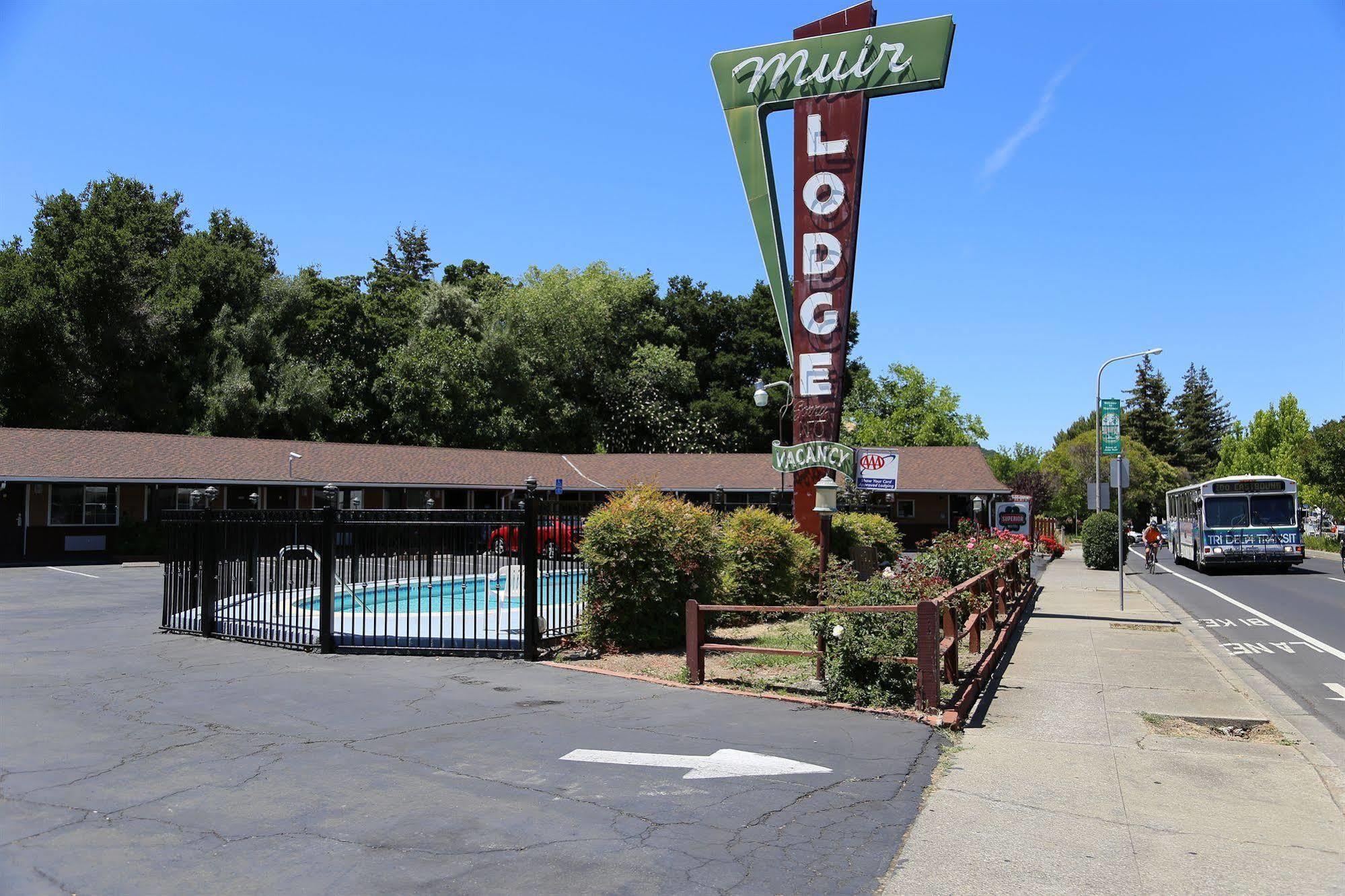 Muir Lodge Motel Martinez Esterno foto
